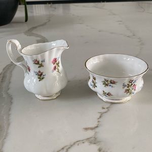 Royal Albert: Cream and Sugar set